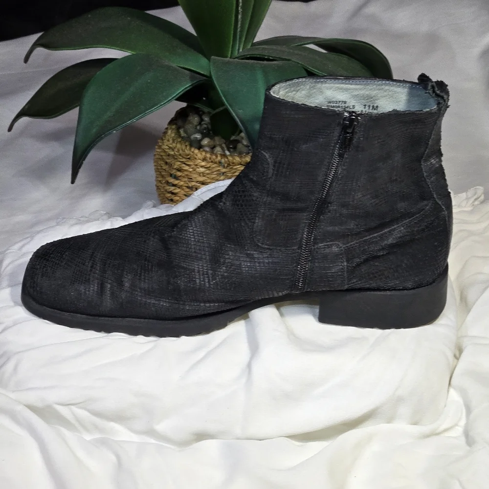 Mens Kenneth Cole ReactionBlack Textured Ankle Boots